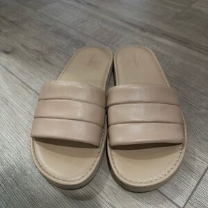 Vince Olina Women's tan Slide Sandal size 9